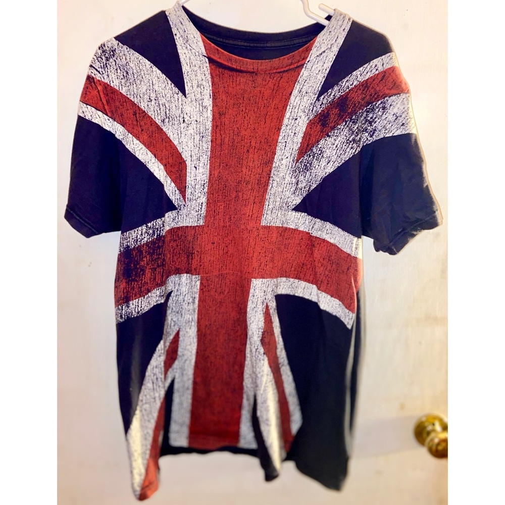 Journey’s British flag T-shirt